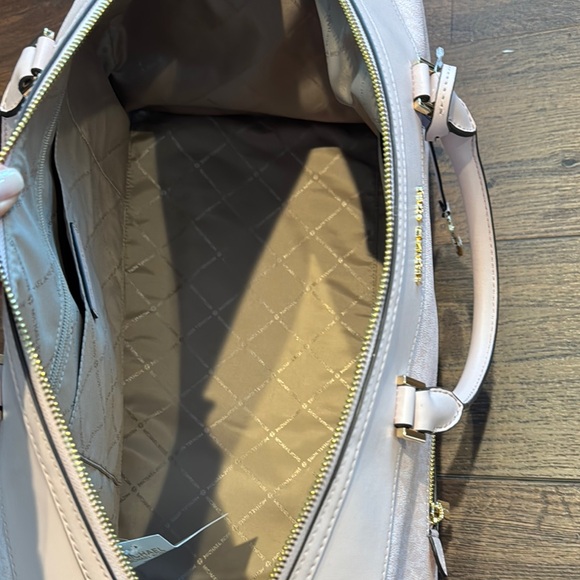 Michael Kors NWT Jet Set Travel Extra Large Duffle weekender Bag in Blush Pink. - Picture 7 of 13